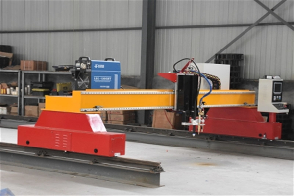 龍門式數(shù)控切割機(jī) 龍門式數(shù)控切割機(jī)