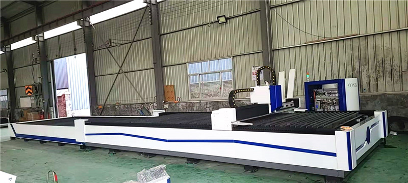 信爾臺(tái)式數(shù)控激光切割機(jī)003