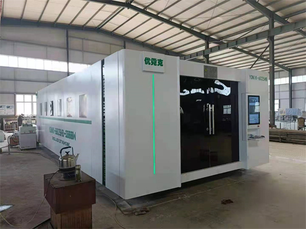 大包圍交換平臺激光切板機5