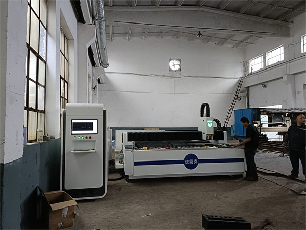 光纖激光切割機與CO2激光切割機相比有哪些優(yōu)勢?